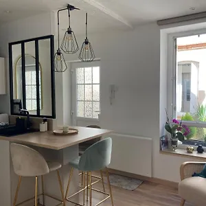 Le Saint Cyp - - Entier Cosy Et Au Calme, Proche Du Metro Appartement